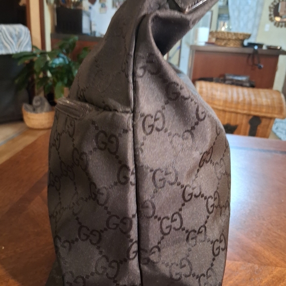 Gucci Brown Monogram Shoulder Bag - Picture 4 of 15